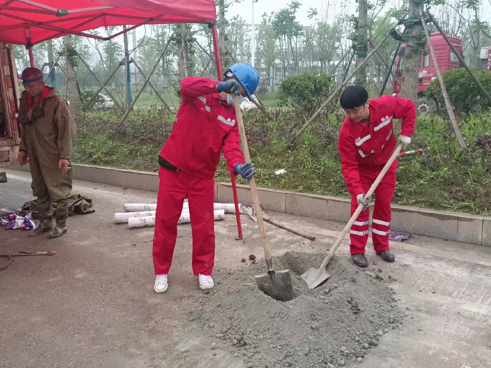 龙陵管道疏通哪家好】及时进行市政管道清淤